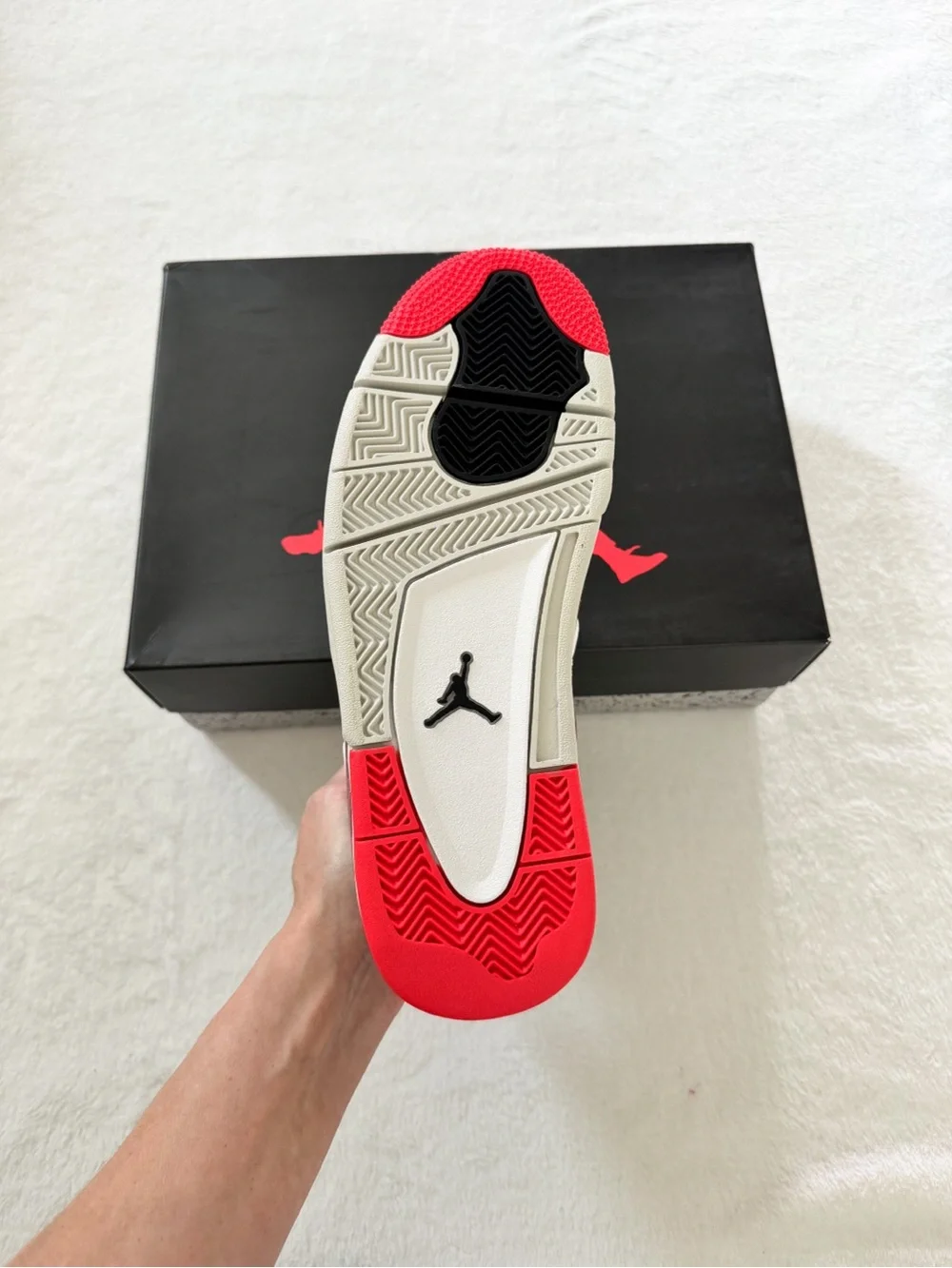 Jordan 4 Retro Pale Citron Bright Crimson White Black 2019 release size 8.5
